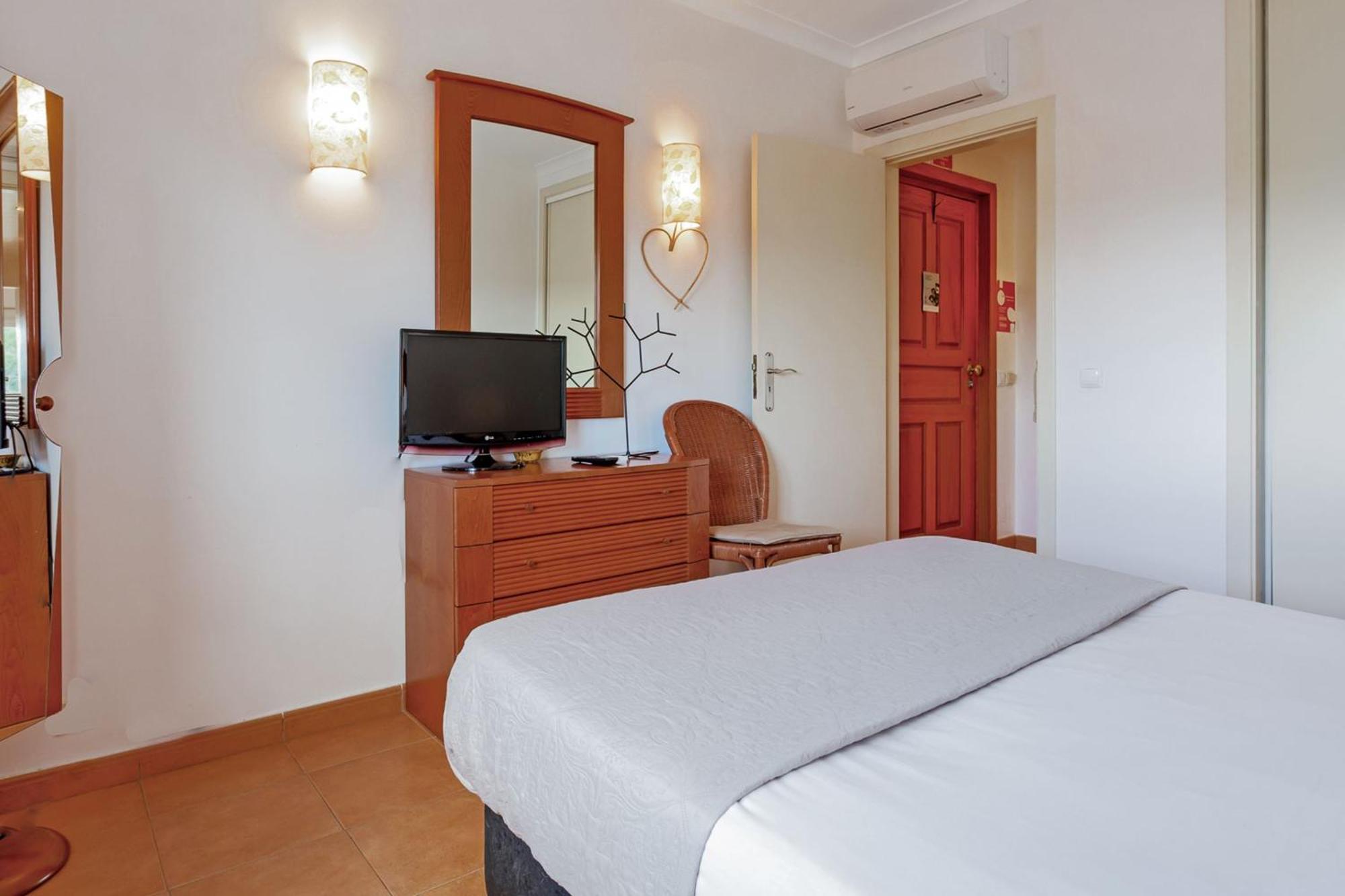 Golden 1 Bdr Flat W/ Balcony & Pool By Lovelystay กาบานัส เด ตาวีรา ภายนอก รูปภาพ